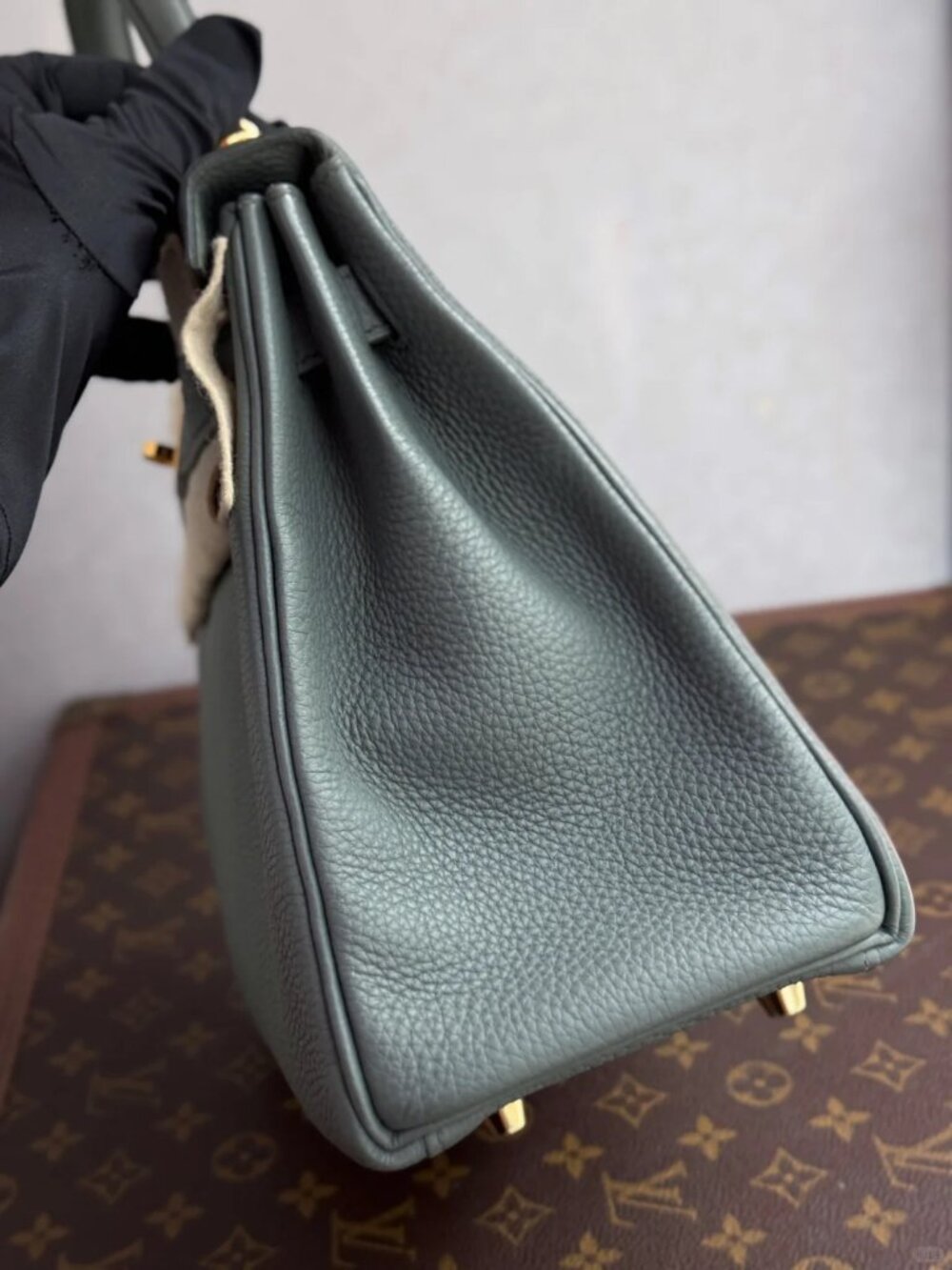 Classic Hermes Bags: A Stylish and Versatile Choice for Elegance - Picture 4 of 5